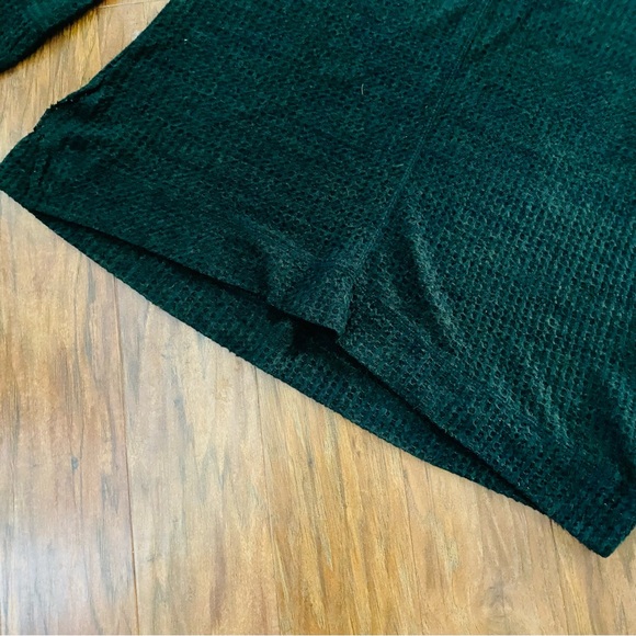 Inspired Hearts Waffle Knit Top Medium - Picture 6 of 8